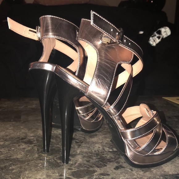 Shoes - Picture 2 of 4